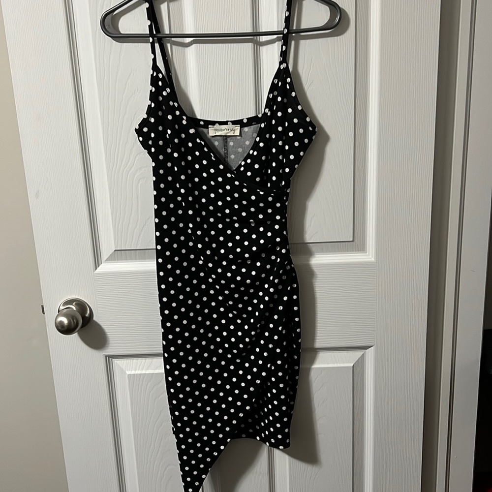 Dress - Picture 1 of 4